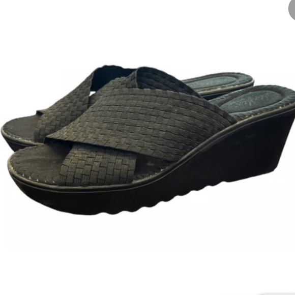 NWT Dexflex Sport Women's Wind Vent Black Wedge Sandals - Picture 1 of 8